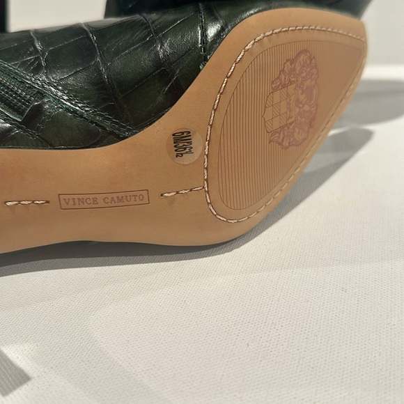 Vince CAMUTO Green Croco-Embossed Ankle Boots with inside zipper and elastic. - Picture 8 of 10